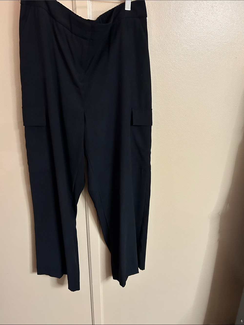 Investments Black Wide-Leg Cargo Pants
